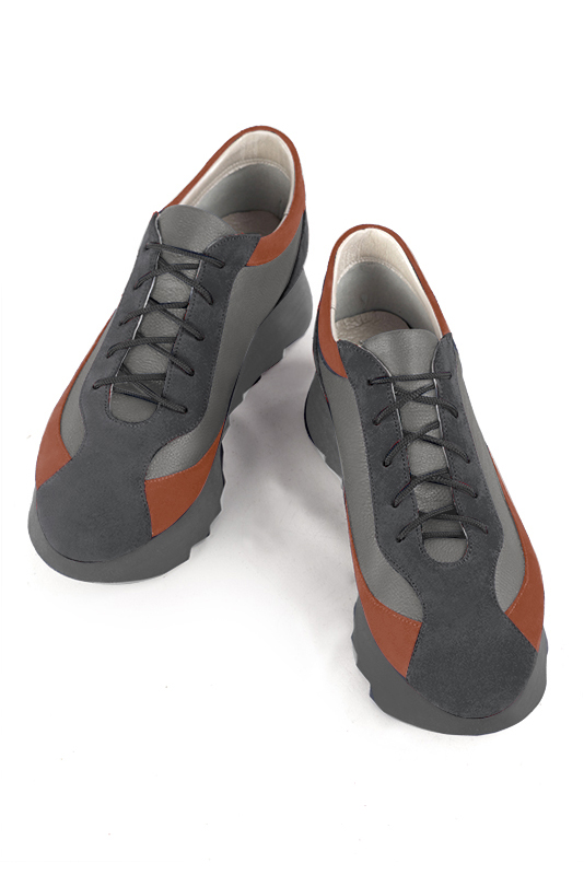 Dark grey and terracotta orange women's elegant sneakers. Round toe. Low rubber soles. Top view - Florence KOOIJMAN